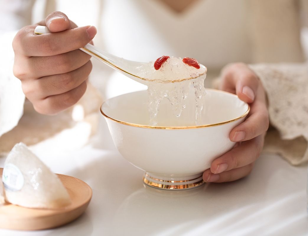 yến sào kị với gì