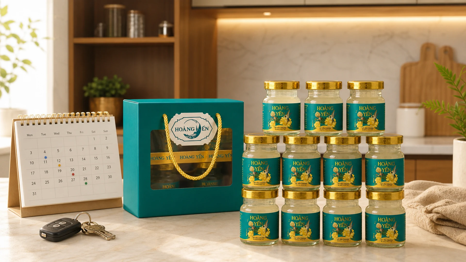 Hộp và các hũ yến chưng sẵn Hoàng Yến chuẩn bị dùng trong tuần