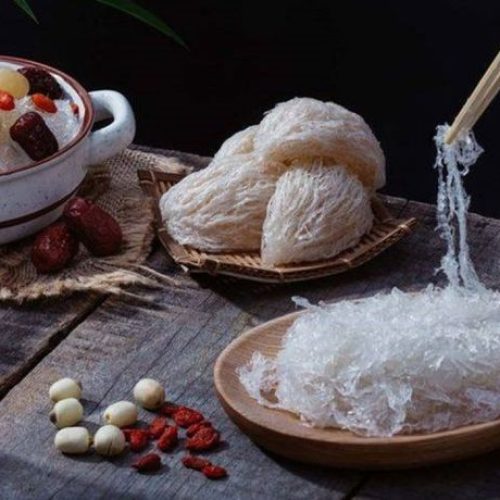 ăn yến sào kỵ với gì
